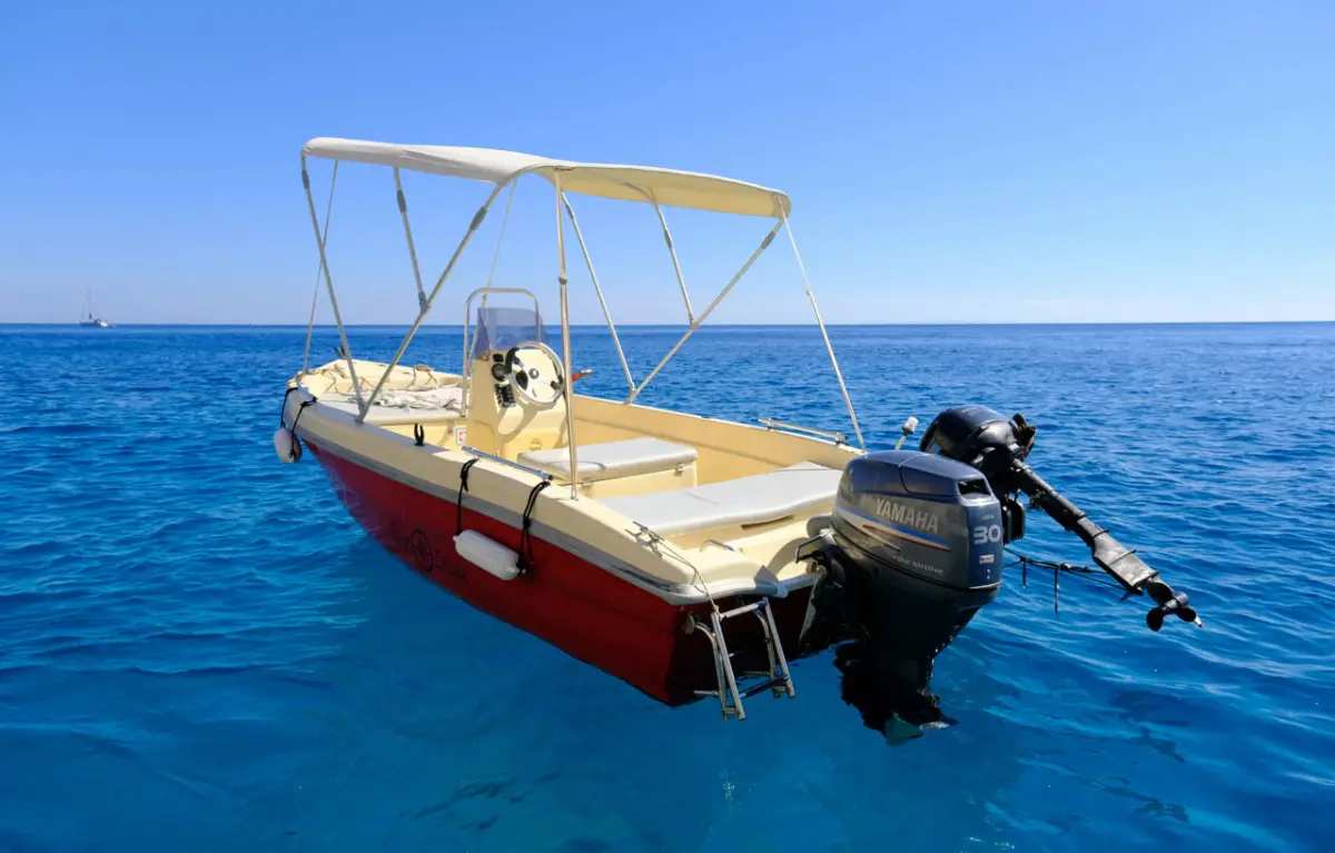 4 Hours Motor Boat Rental