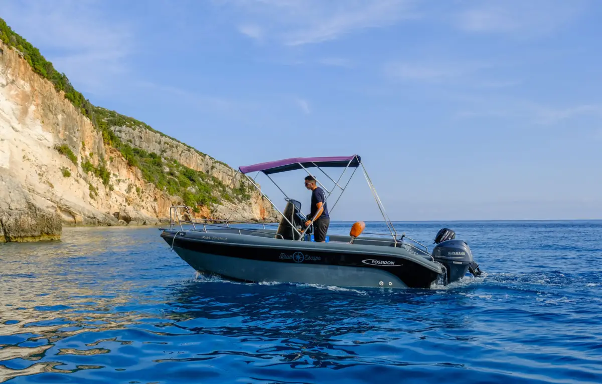 4 Hours Motor Boat Rental