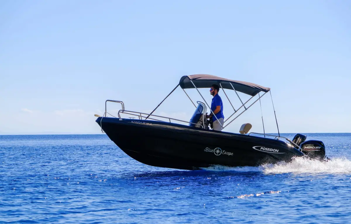 4 Hours Motor Boat Rental