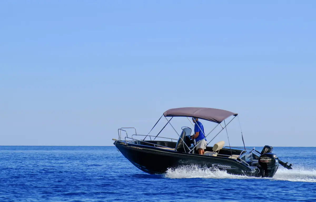 4 Hours Motor Boat Rental