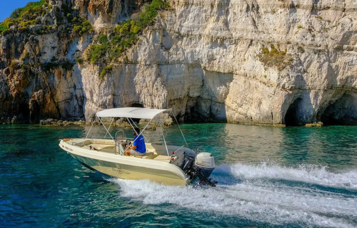 8 Hours Motor Boat Rental