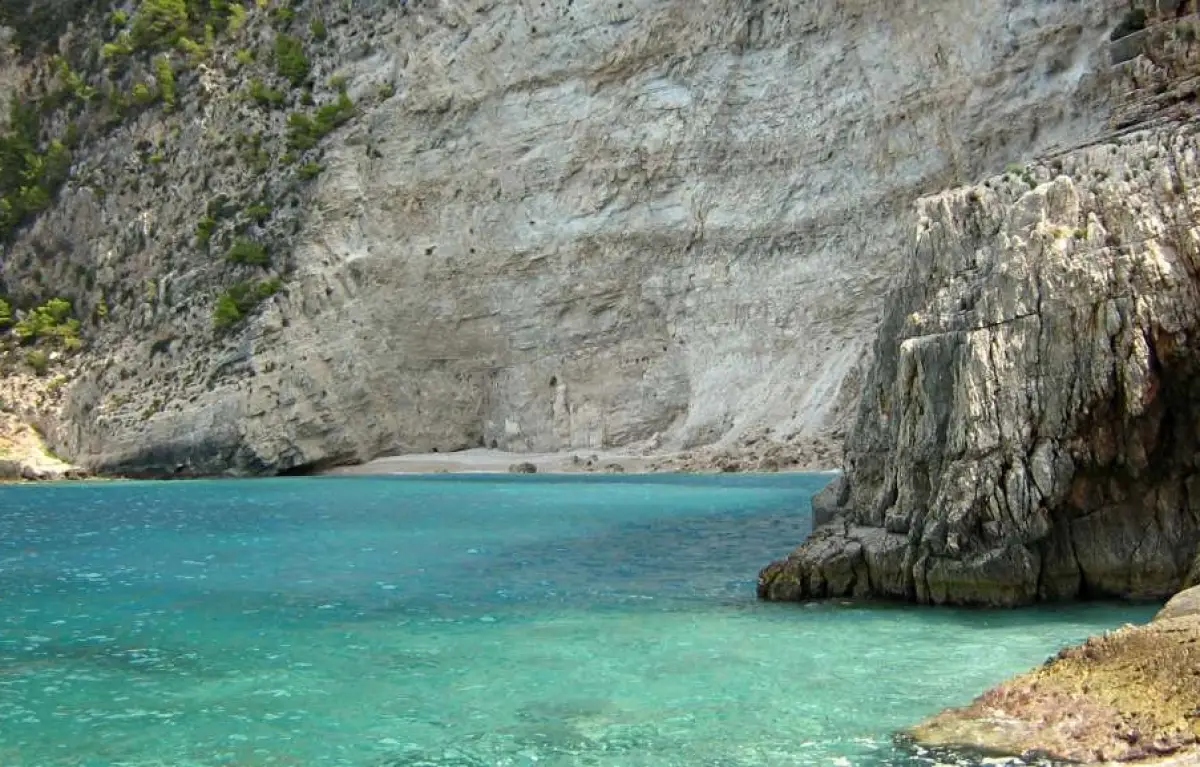 5 Hours North Zakynthos Cruise: Shipwreck, Blue Caves, Makris Gialos, Xigia and Lithari