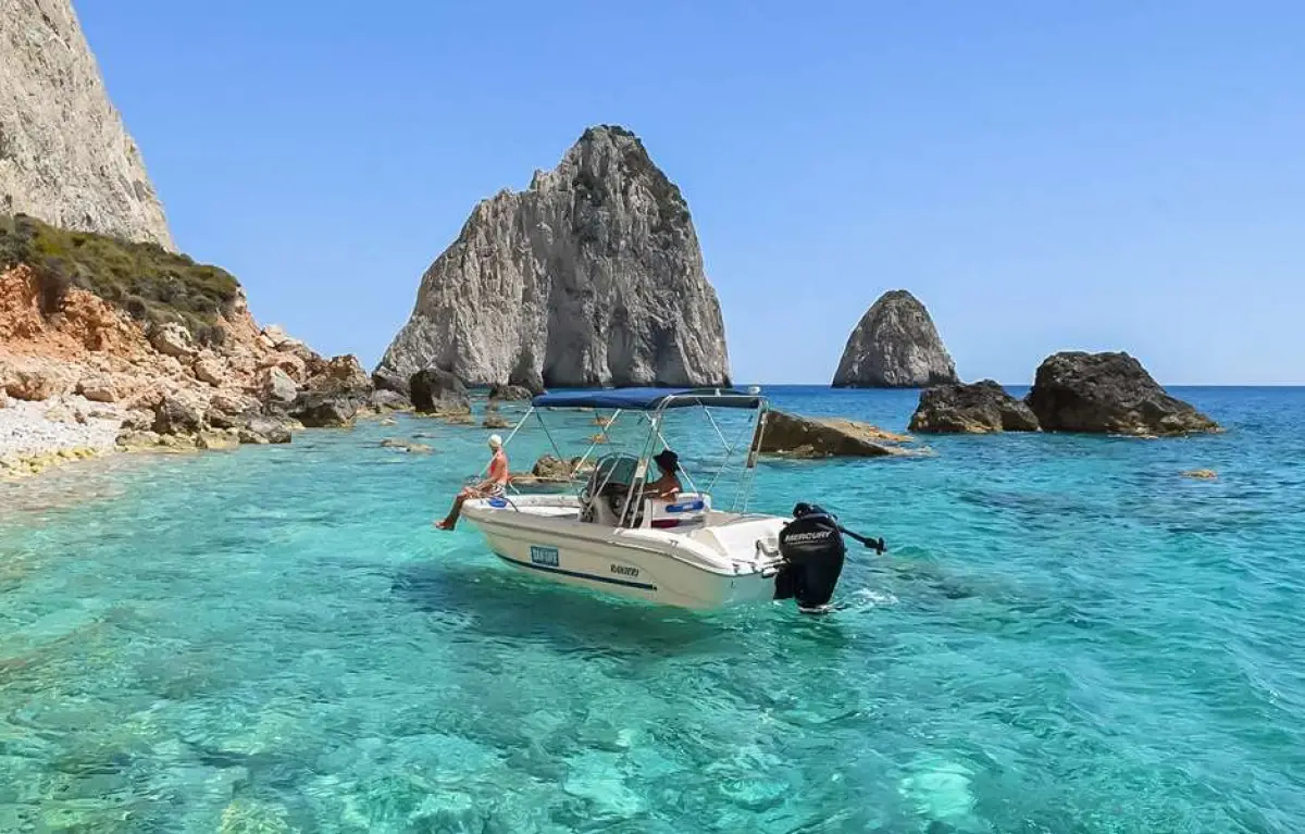 3 Hours Motor Boat Rental at Agios Sostis