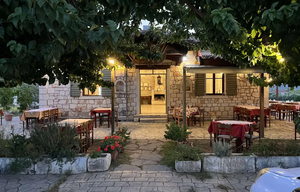 Diachroniko Traditional Taverna