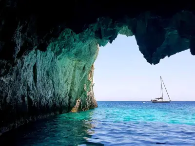 5 Hour North Zakynthos Cruise - Shipwreck - Blue Caves