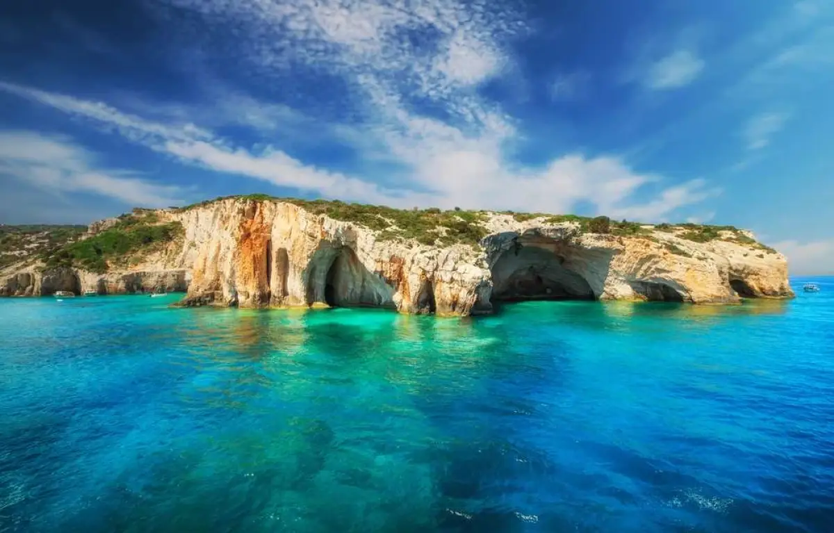 3 Hours Cruise to Shipwreck & Blue Caves