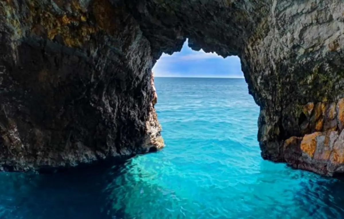 5 Hours North Zakynthos Cruise: Shipwreck, Blue Caves, Makris Gialos, Xigia and Lithari