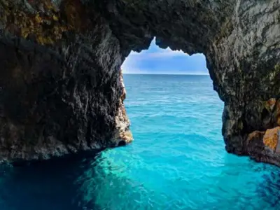 5 Hours North Zakynthos Cruise: Shipwreck, Blue Caves, Makris Gialos, Xigia and Lithari