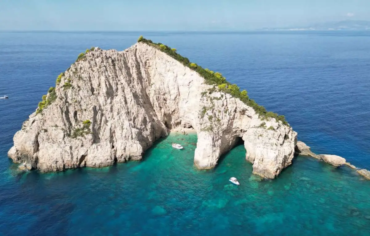 Shipwreck Tour by Boat and Bus, with Panoramic View from the Observation Point above the Shipwreck.