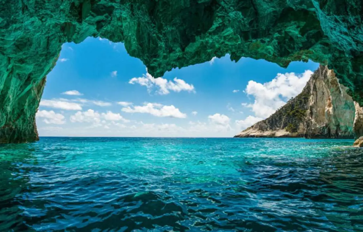 Turtle Spotting, Turtle Island, Keri Caves & Myzithres