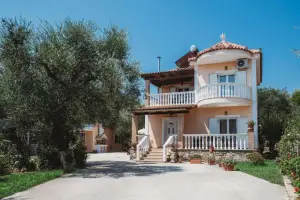 Astarte Luxurious Private Villas - Villa Rosa 3 Bedroom with Sea View