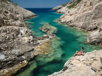 Swimming at the 4 most famous beaches & View from the Hill Shipwreck Swimming at the beach Shipwreck and food in a taverna with a view