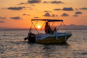 8 Hours Motor Boat Rental with Captain