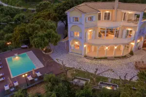 Astarte Luxurious Private Villas - Anapnoi Villa with Private Pool