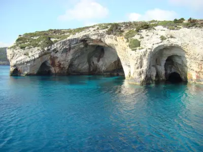 4 Hours Speedboat Rental to Blue Caves