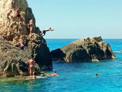 6 Hours Cruise to Shipwreck & Blue Caves