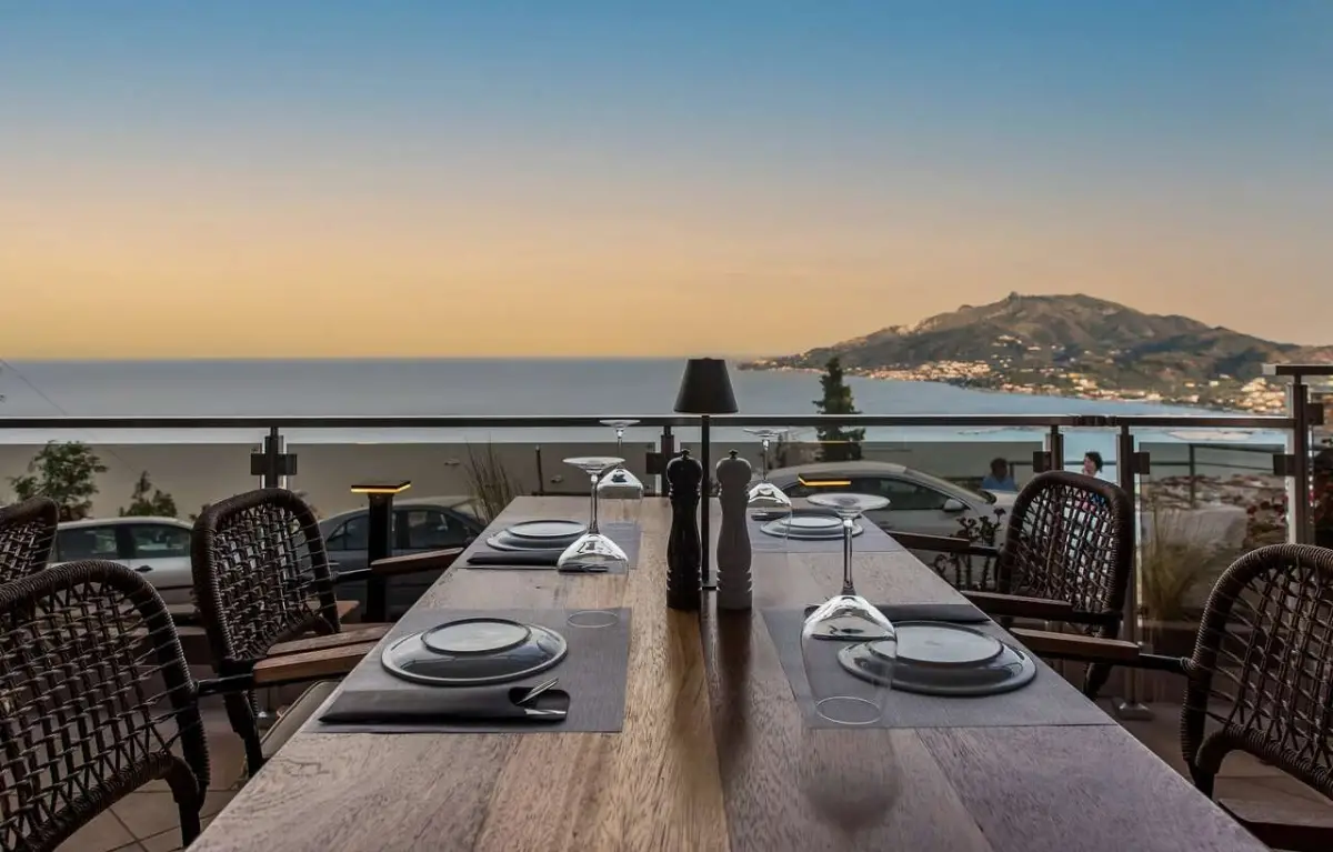 Monday - Greek Night at Spiti Tou Lata