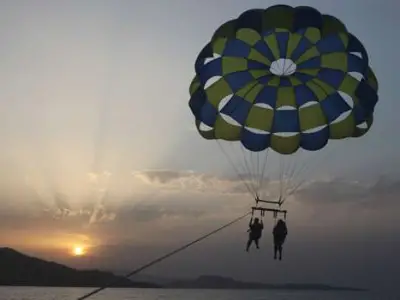 Paragliding / Parasailing