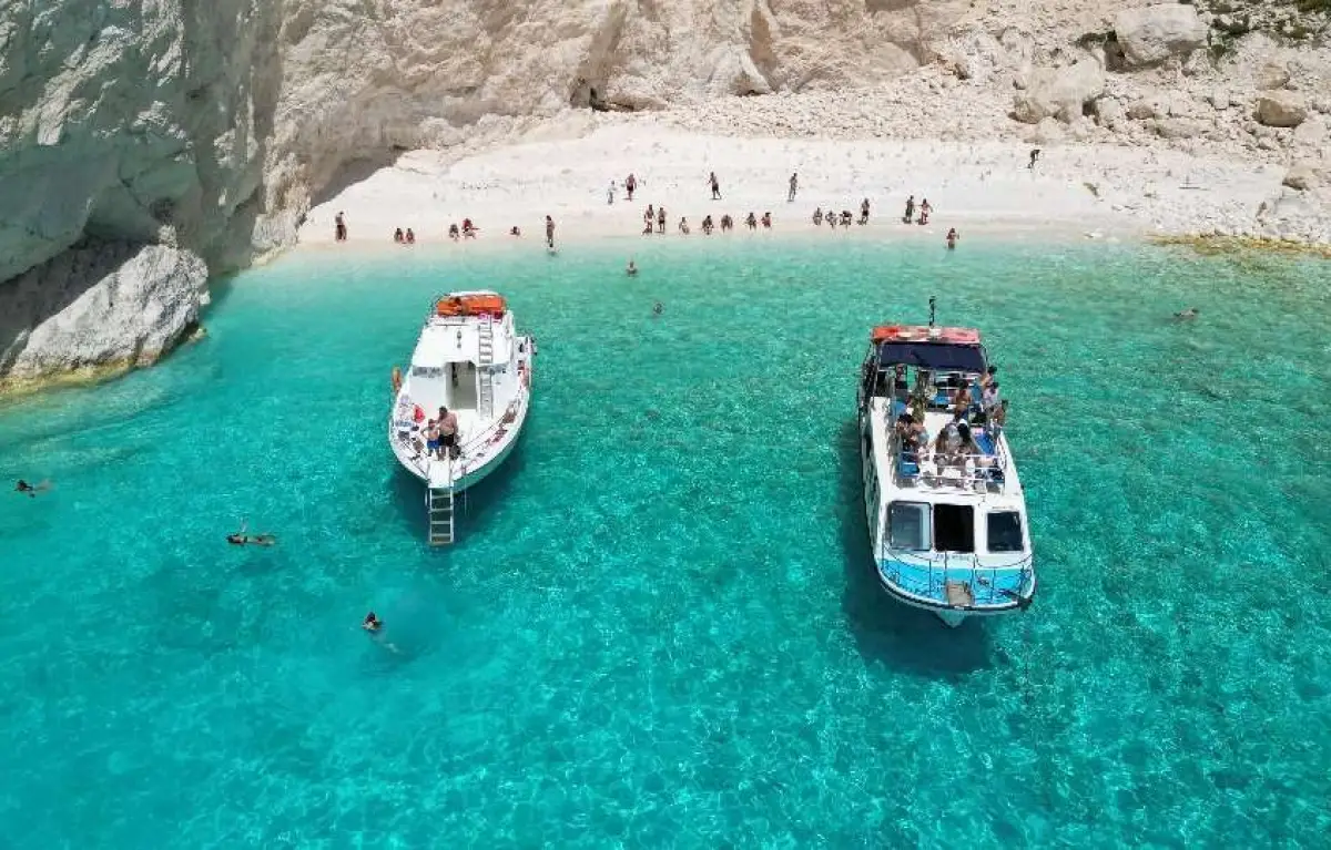 Shipwreck Tour by Boat and Bus, with Panoramic View from the Observation Point above the Shipwreck.