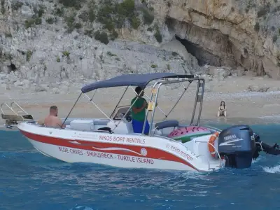 6 hours boats Rental with fuel included