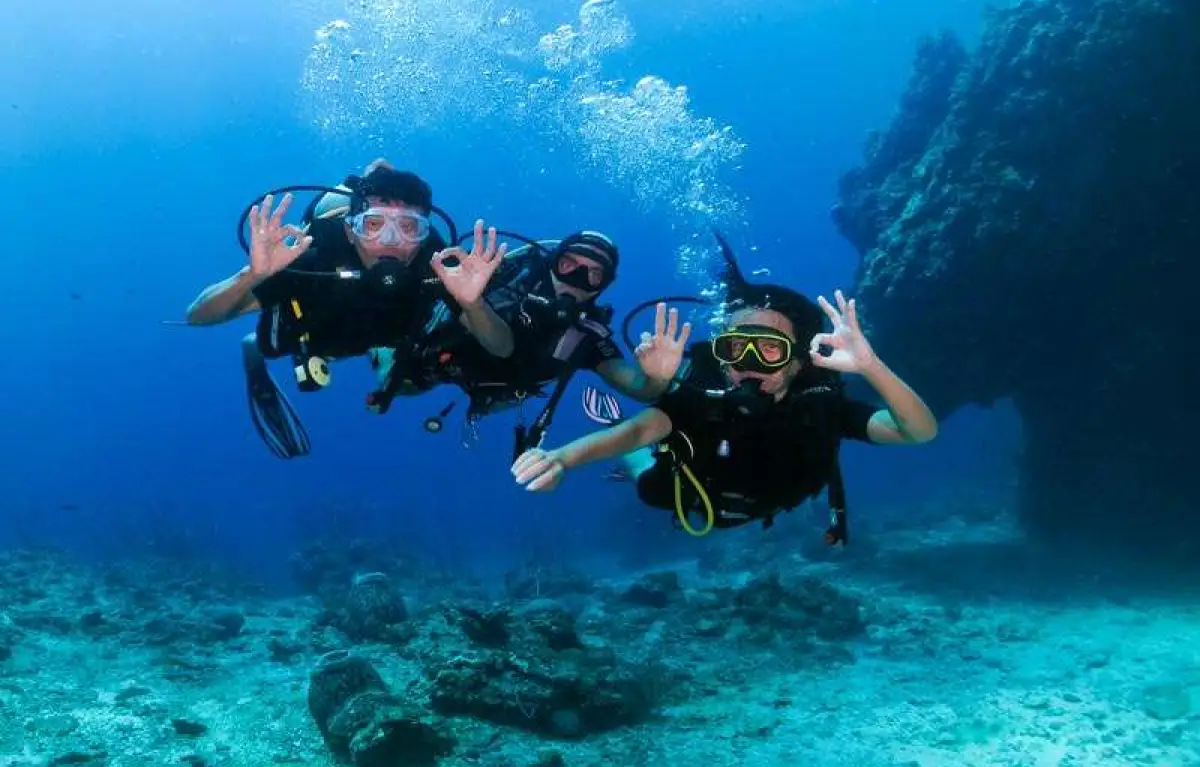 Experianced Scuba Diving 