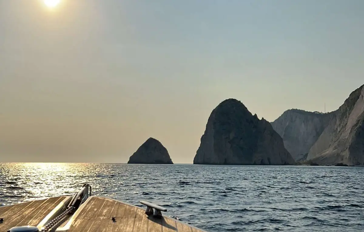 3 Hours Cruise to Keri Caves & Myzithres