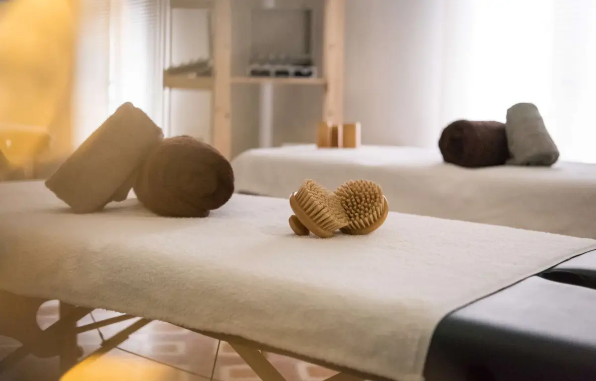 45΄ Body Massage - Dry brushing