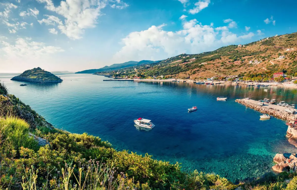 5 Hours Cruise to Shipwreck & Blue Caves