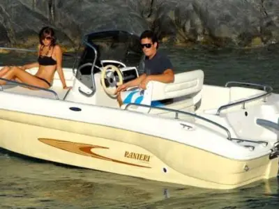 4 Hours motorboat Rental