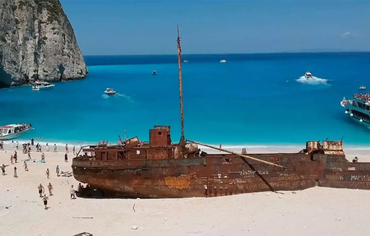 Shipwreck Tour by Boat and Bus, with Panoramic View from the Observation Point above the Shipwreck.