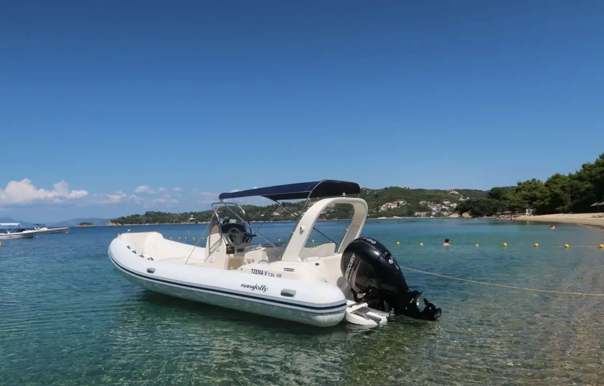 TZEMA 5 Boat Rental