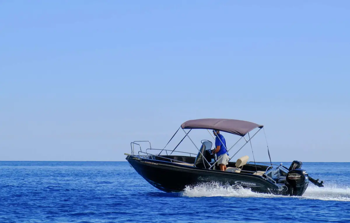 8 Hours Motor Boat Rental