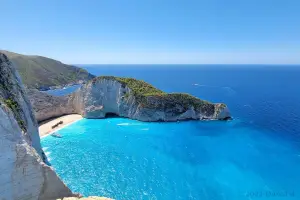 4 Hours Cruise to Navagio Beach (Shipwreck)