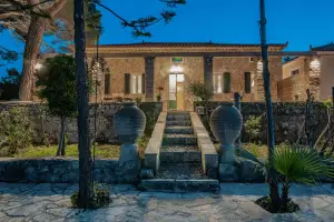 Astarte Luxurious Private Villas - Pine Tree Villa  