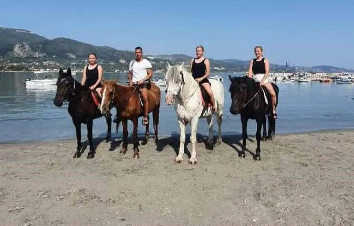 Horse Riding by the Sea (duration 45 minutes)