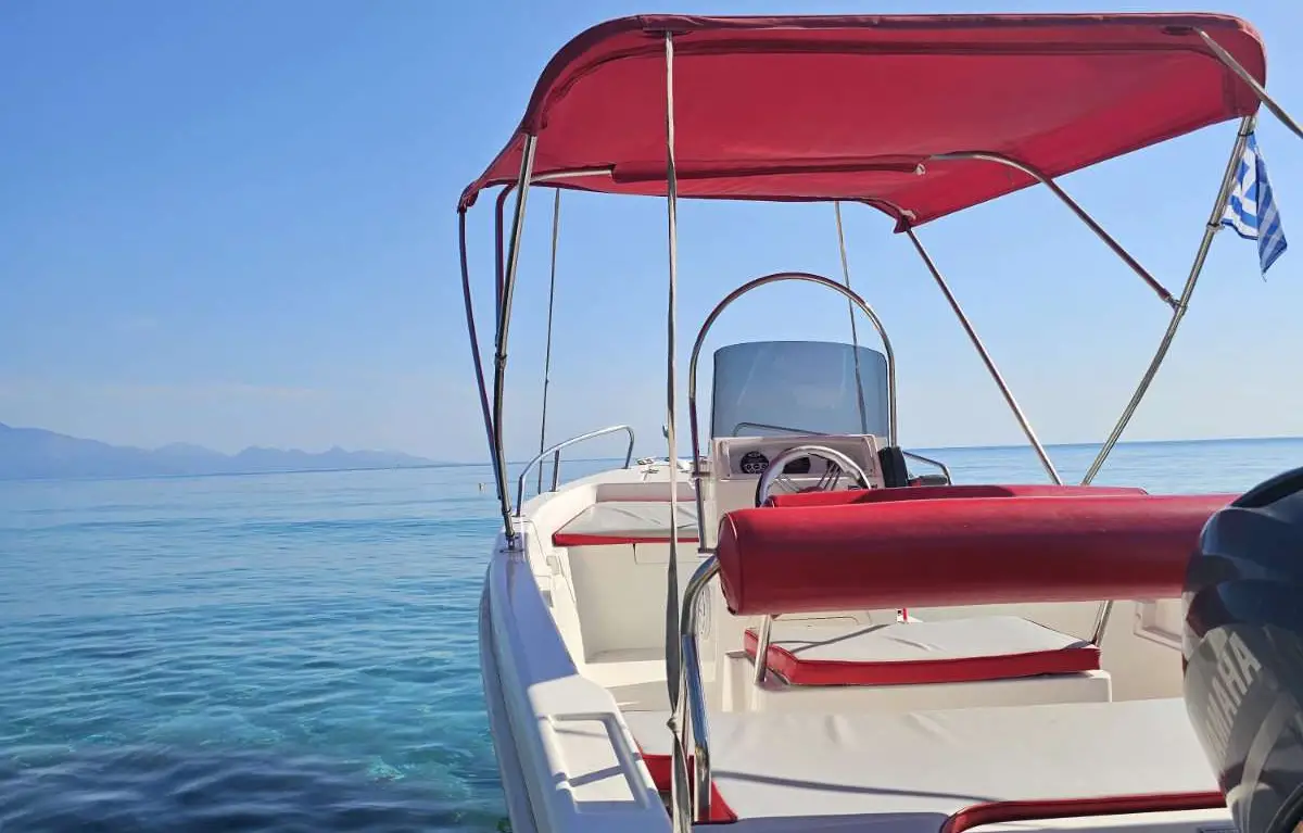 1 Hour Boat Rental