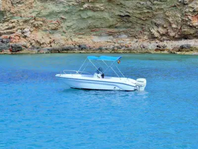 5 Hours Motor Boat Rental at Alykes