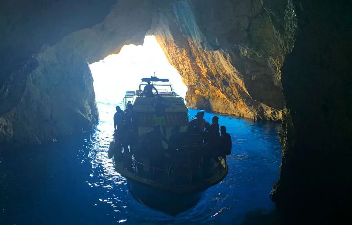 Shipwreck Tour by Boat and Bus, with Panoramic View from the Observation Point above the Shipwreck.