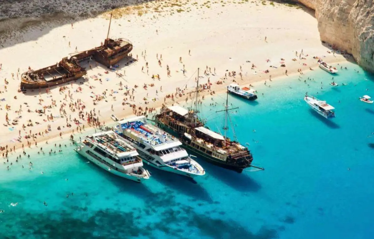 6 Hours Trip to Shipwreck/Blue Caves/White Beach (from Zakynthos Town)